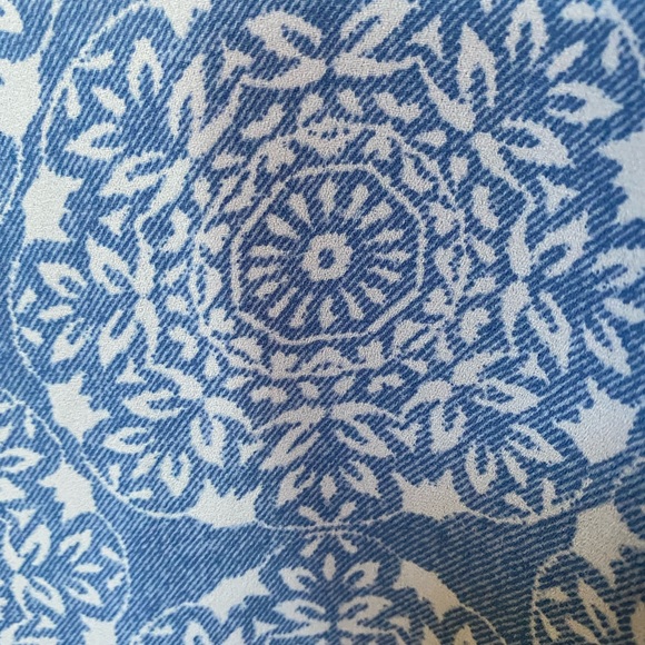 Luxology size 10 knee length bell sleeve dress for spring and summer - Picture 6 of 6